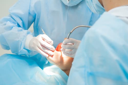 Chirurgie Orale à Sassenage - Dr Heni KHELIFI - Sassenage, proche de Fontaine et Grenoble